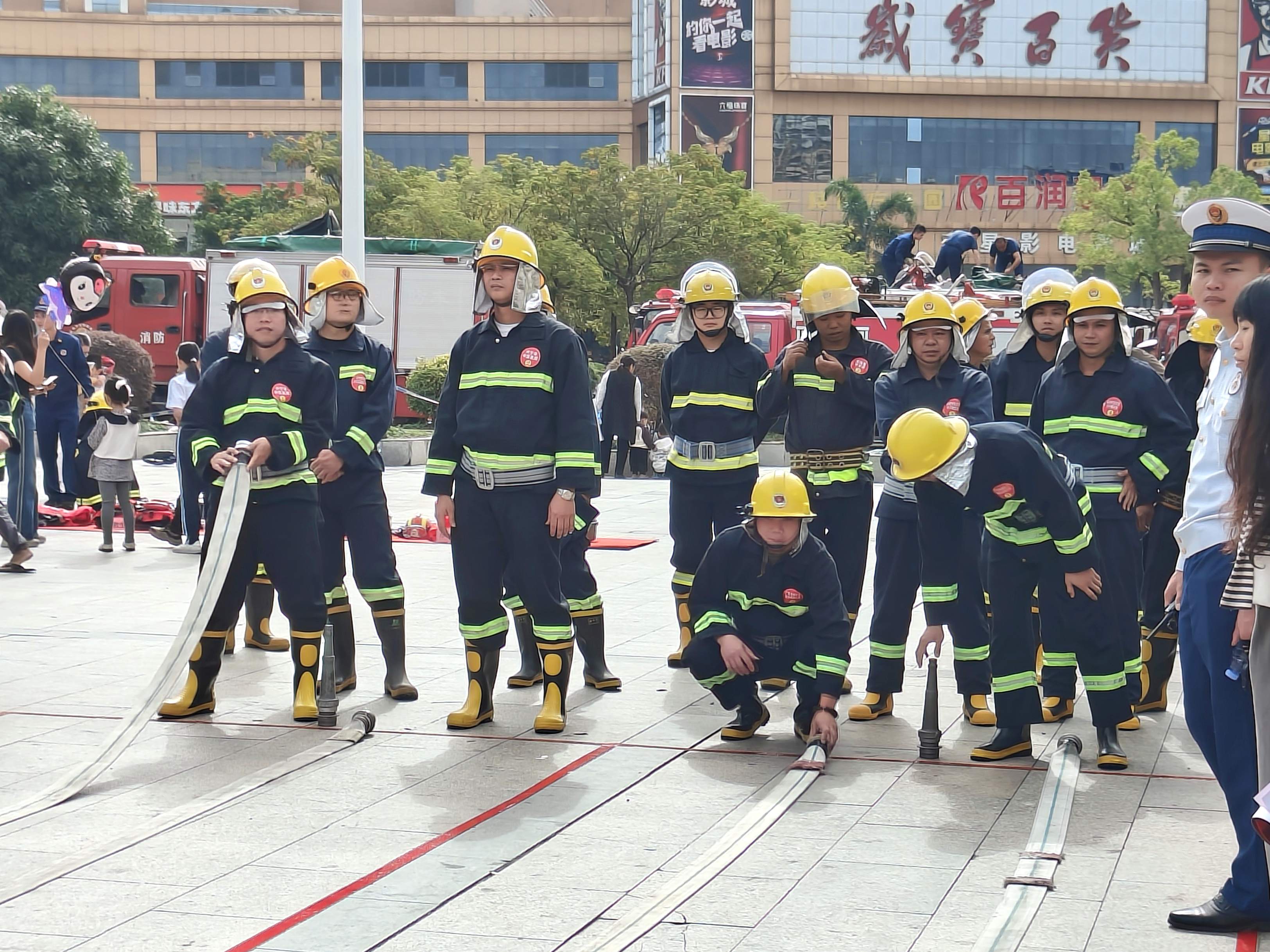 1207消防月华威图3.jpg